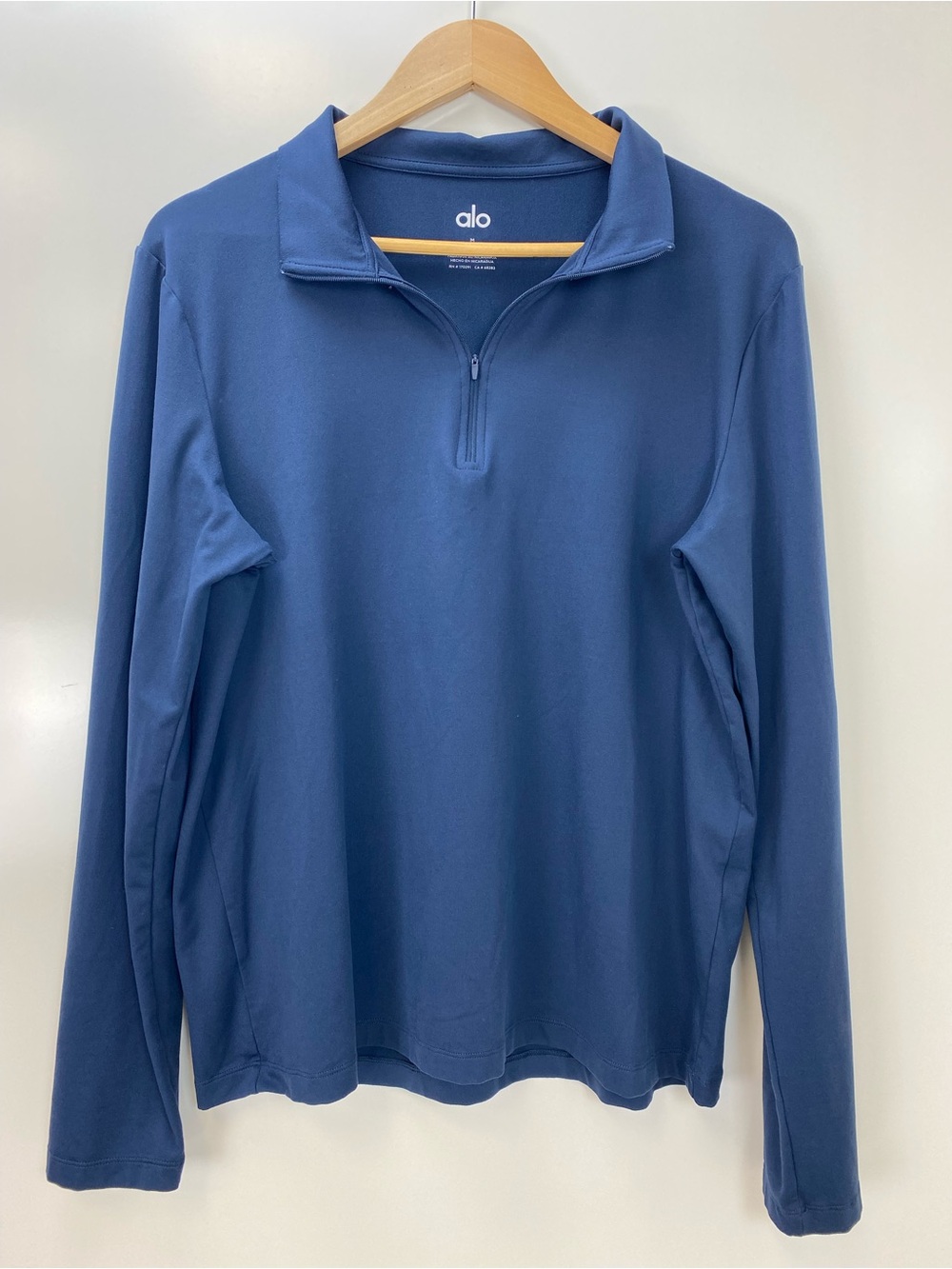 ALO Yoga Men’s Blue Quarter-Zip Long Sleeve Pullover